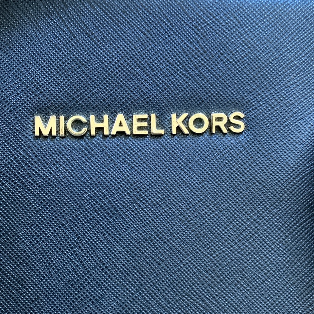 Michael Kors Selma Tote - Picture 13 of 13